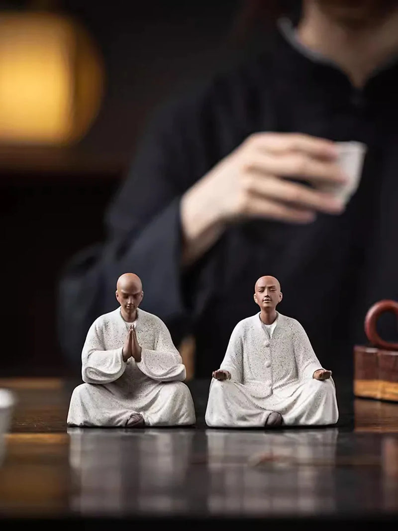 Monges Meditando